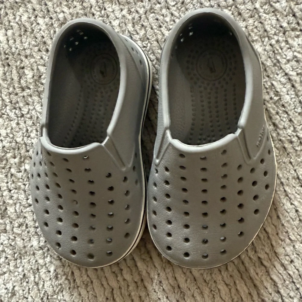 Native Kids Jefferson Slip-On Shoes‎ Gray Rubber Sneakers C5